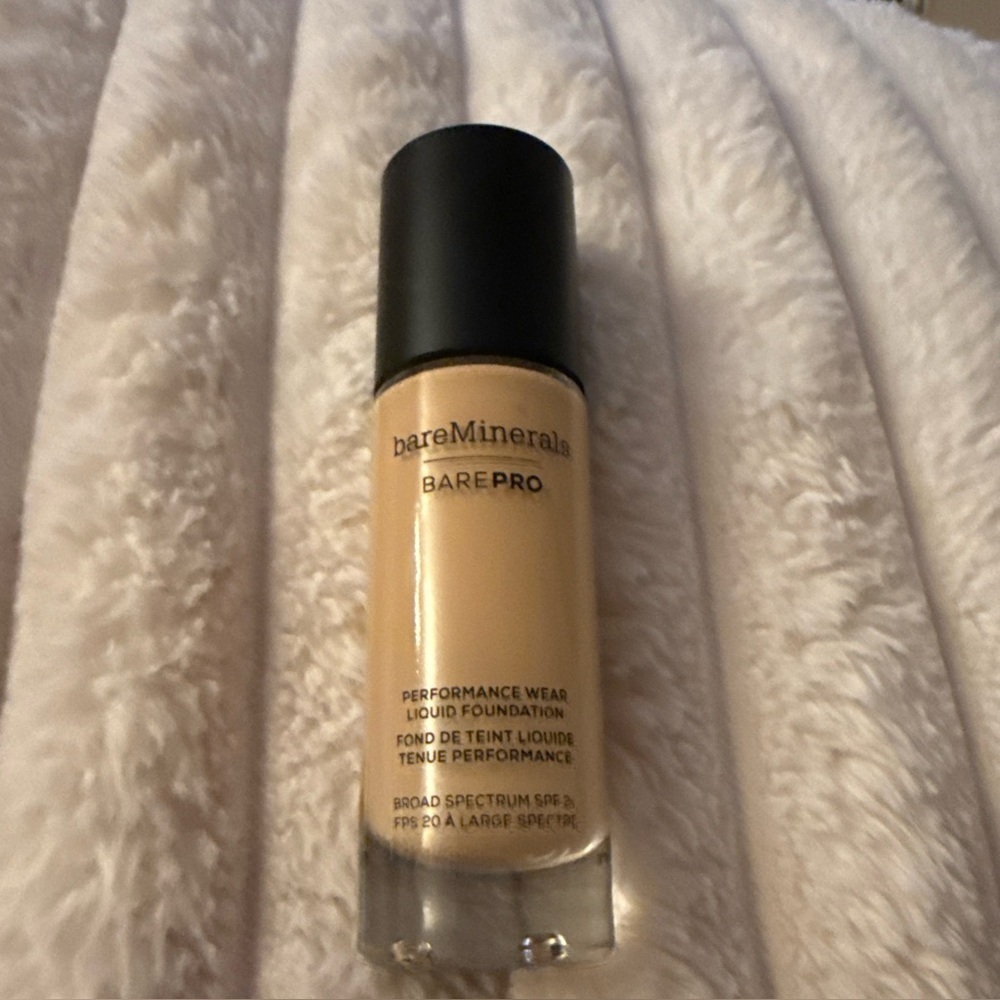NEW bareMinerals BAREPRO 24 HR Performance Wear Liquid Foundation - Sandstone 16